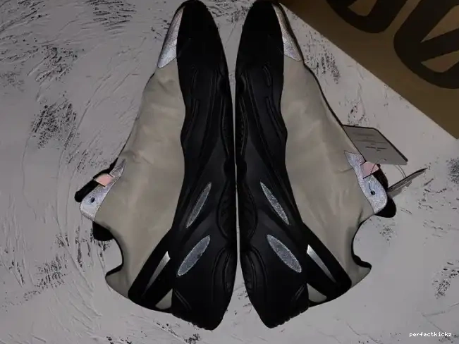 Boost Yeezy FY3729 MNVN Adidas 700 Bone 0514